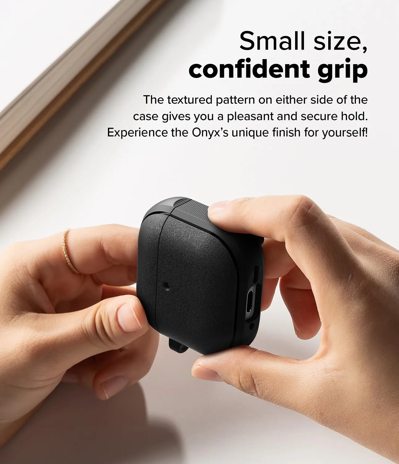 AirPods 4 Case  Onyx Magnetic - Black