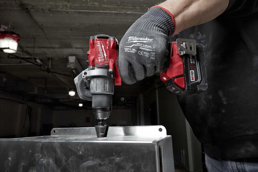 Milwaukee M18 FUEL 1/2" Drill Driver Kit