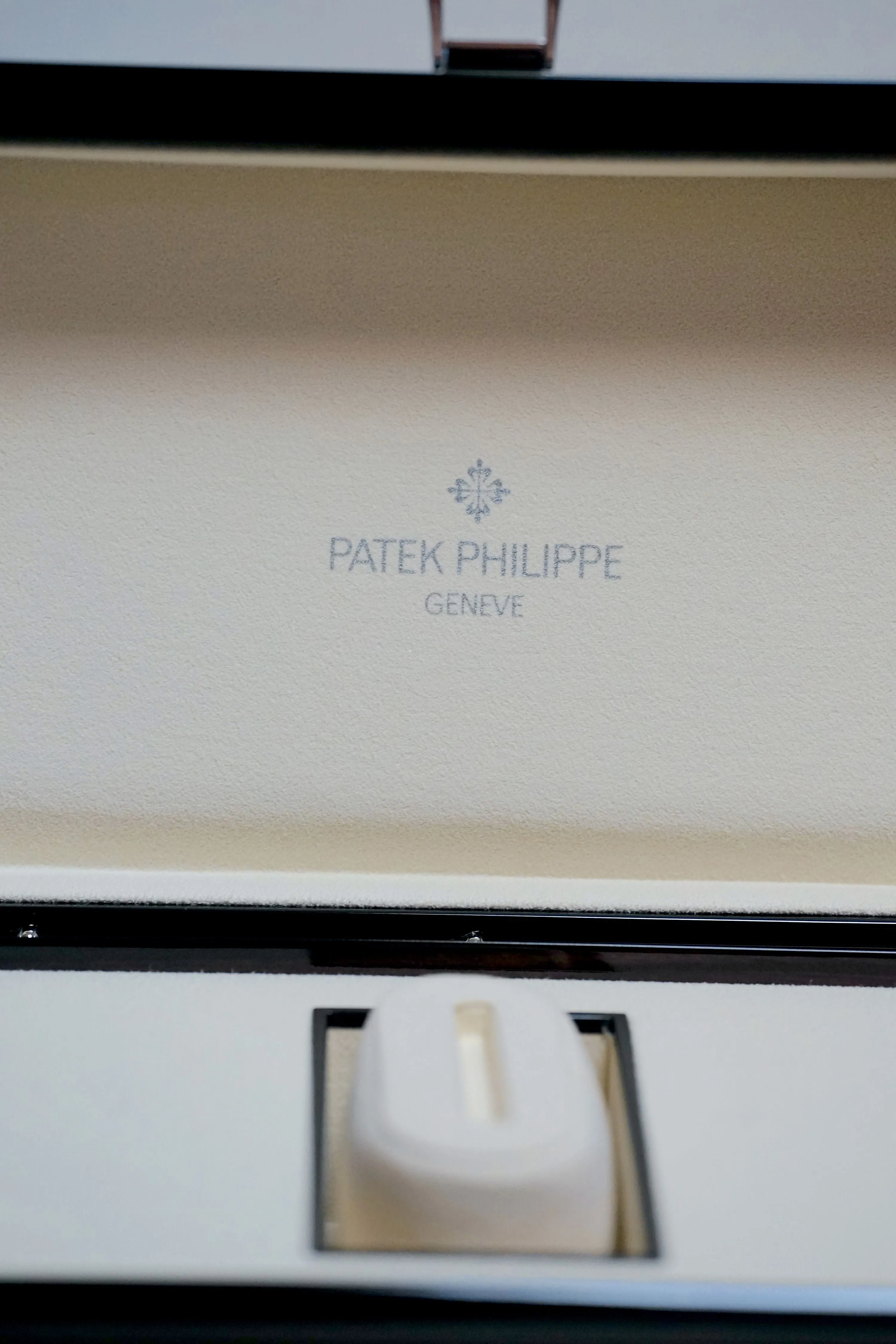 Patek Philippe NOS Holz Uhrenbox Ref. H997.EM12 für Nautilus & Aquanaut Modelle