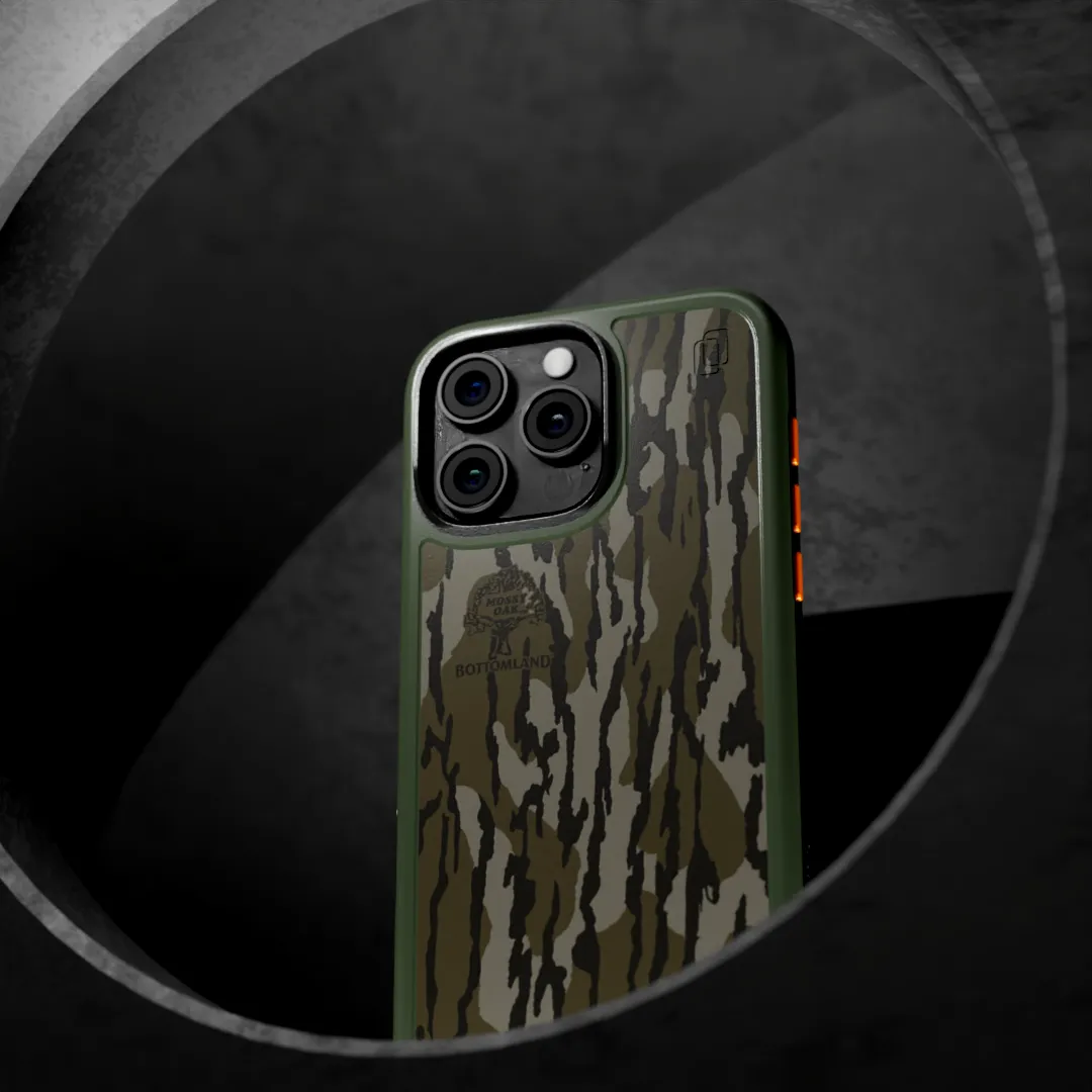 Shock-Absorbent MagSafe® Case for Apple iPhone 16 Pro Max | Mossy Oak | Bottom Lands | Fortitude Series