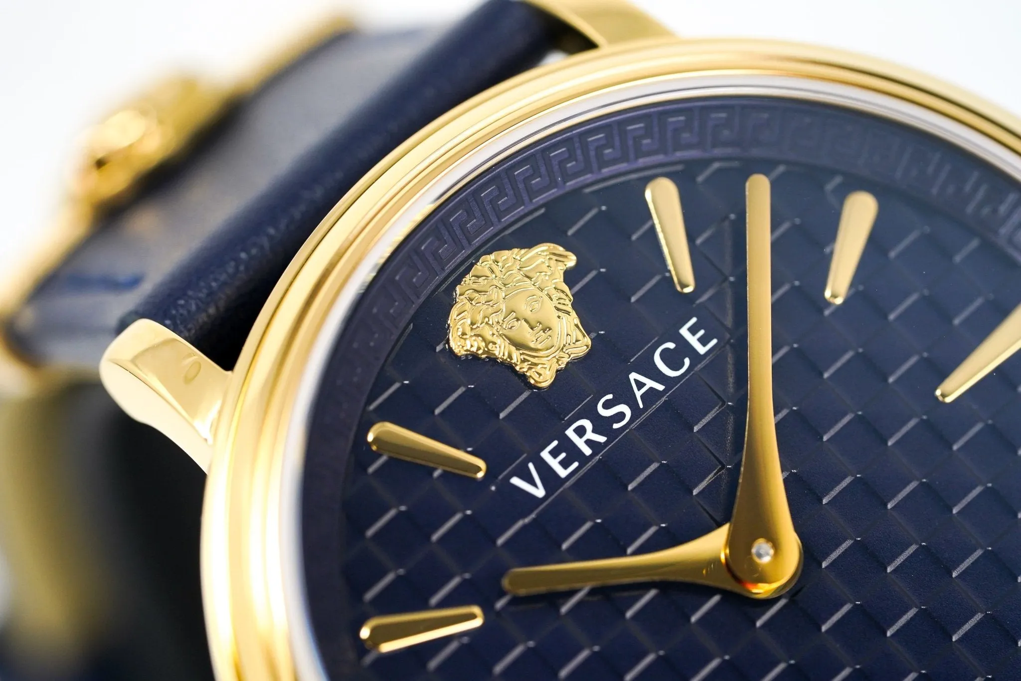 Versace Ladies Watch V-Circle 38mm Blue Gold VE8104522